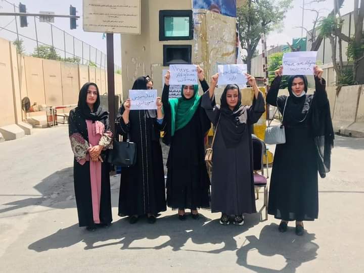 صدای زنان در شهر پر از وحشت به هم می‌پیچد!